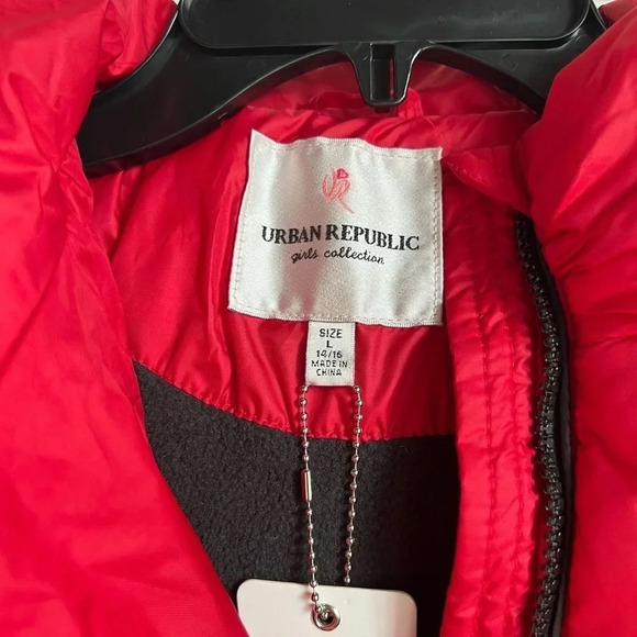 Urban Republic Red Hooded Puffer Coat Zip Up Fleece Lined Girls Size L (14/16) - Picture 13 of 15